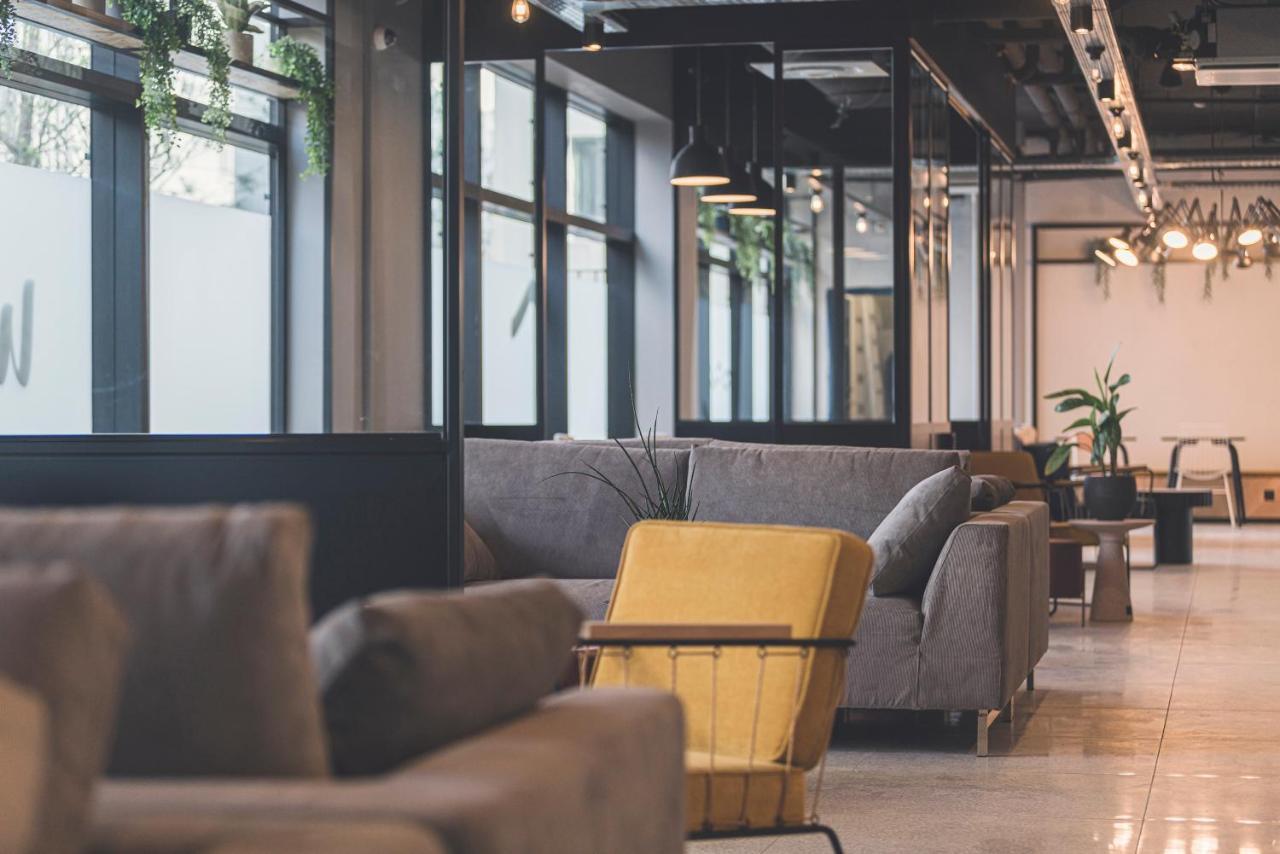 Hostal Whoo Bacalan - *