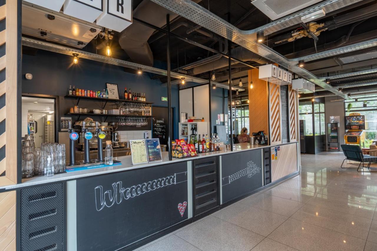 Hostal Whoo Bacalan - *